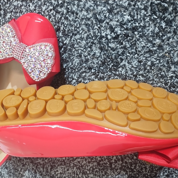 Women's Red Bow Flats - Picture 5 of 10